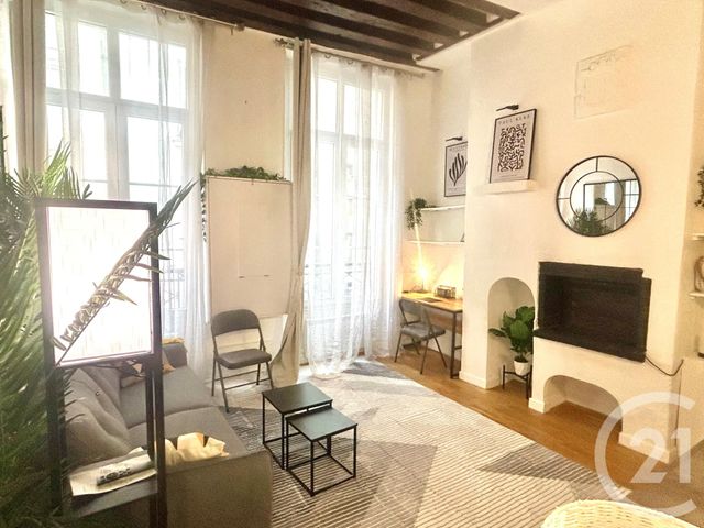 Appartement Studio à louer PARIS