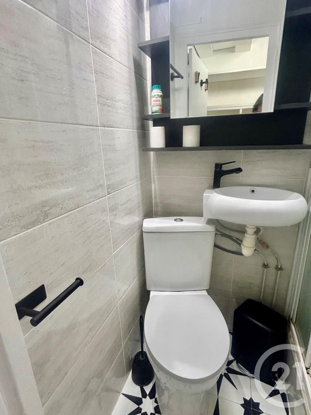 Afficher la photo en grand Appartement Studio à louer - 1 pièce - 28,36 m2 - Paris - 75004 - ILE-DE-FRANCE