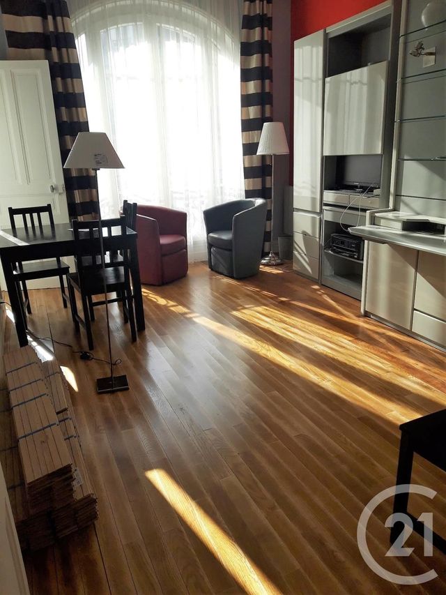 Appartement Studio à louer PARIS