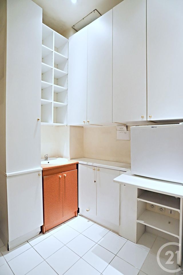 Appartement F3 à vendre - 3 pièces - 64 m2 - Paris - 75008 - ILE-DE-FRANCE