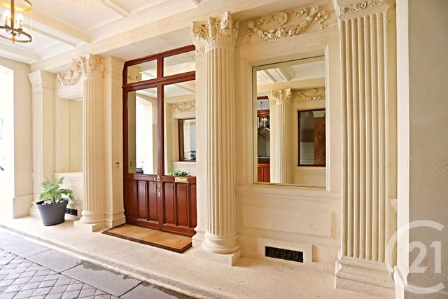 Appartement F3 à vendre - 3 pièces - 64 m2 - Paris - 75008 - ILE-DE-FRANCE