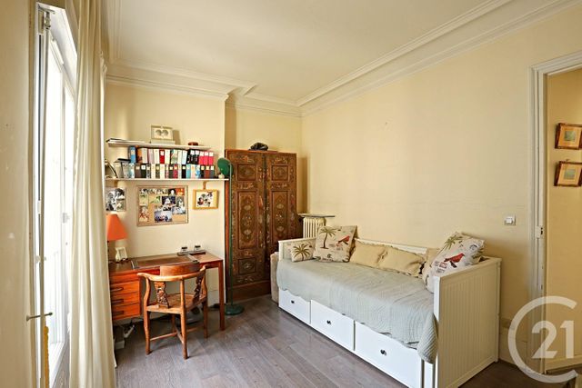 Afficher la photo en grand Appartement F4 à vendre - 4 pièces - 72 m2 - Paris - 75017 - ILE-DE-FRANCE