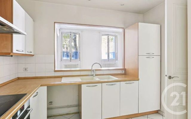 Afficher la photo en grand Appartement F2 à vendre - 2 pièces - 73 m2 - Paris - 75008 - ILE-DE-FRANCE