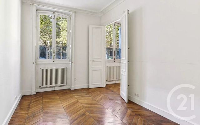 Afficher la photo en grand Appartement F2 à vendre - 2 pièces - 73 m2 - Paris - 75008 - ILE-DE-FRANCE
