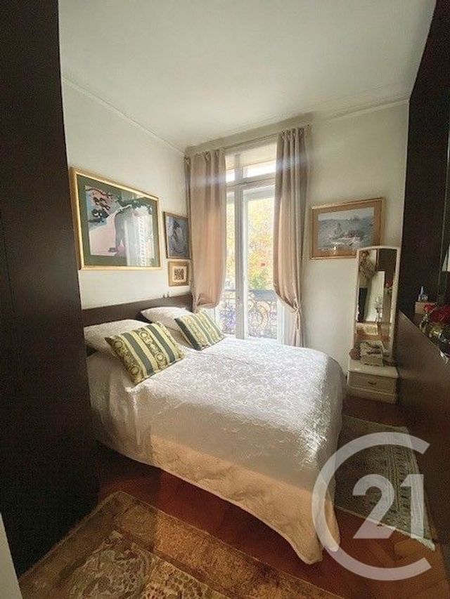 Afficher la photo en grand Appartement F2 à vendre - 2 pièces - 60 m2 - Paris - 75008 - ILE-DE-FRANCE