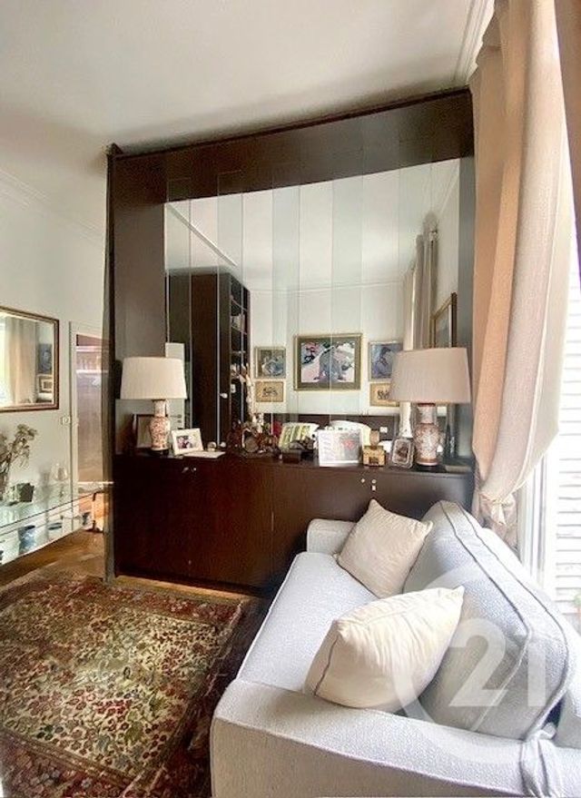 Afficher la photo en grand Appartement F2 à vendre - 2 pièces - 60 m2 - Paris - 75008 - ILE-DE-FRANCE