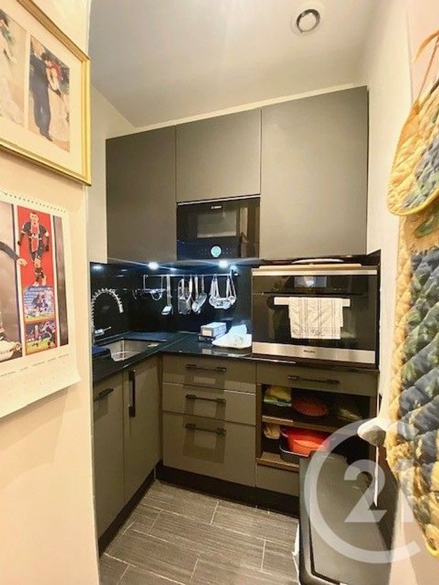 Afficher la photo en grand Appartement F2 à vendre - 2 pièces - 60 m2 - Paris - 75008 - ILE-DE-FRANCE