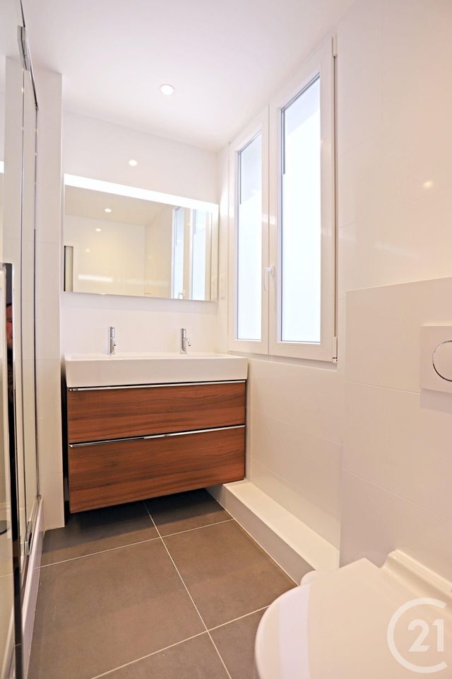 Appartement F4 à louer - 4 pièces - 122,80 m2 - Paris - 75008 - ILE-DE-FRANCE