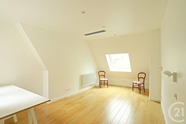 Appartement F4 à louer - 4 pièces - 122,80 m2 - Paris - 75008 - ILE-DE-FRANCE