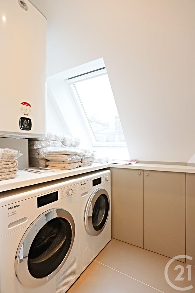 Appartement F4 à louer - 4 pièces - 122,80 m2 - Paris - 75008 - ILE-DE-FRANCE