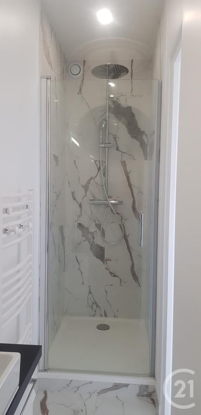 Appartement Studio &agrave; louer - 1 pi&egrave;ce - 19,46 m2 - Paris - 75011 - ILE-DE-FRANCE