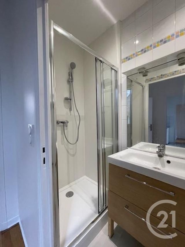 Appartement F3 &agrave; louer - 3 pi&egrave;ces - 52,18 m2 - Paris - 75008 - ILE-DE-FRANCE