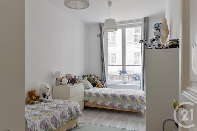 Appartement F5 &agrave; louer - 5 pi&egrave;ces - 155,96 m2 - Paris - 75008 - ILE-DE-FRANCE