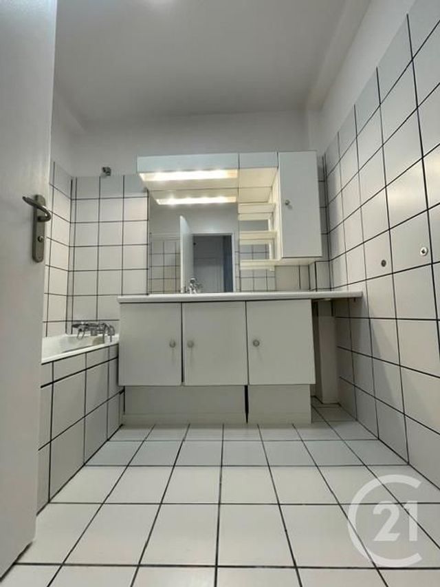 Appartement F3 &agrave; louer - 3 pi&egrave;ces - 63,66 m2 - Paris - 75015 - ILE-DE-FRANCE