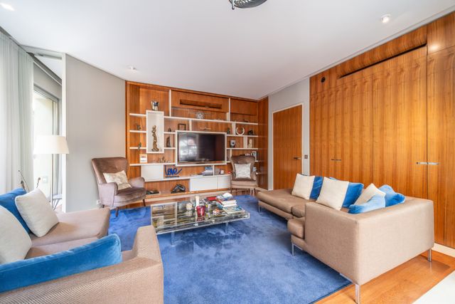 Afficher la photo en grand Appartement à vendre - 7 pièces - 425 m2 - Paris - 75016 - ILE-DE-FRANCE