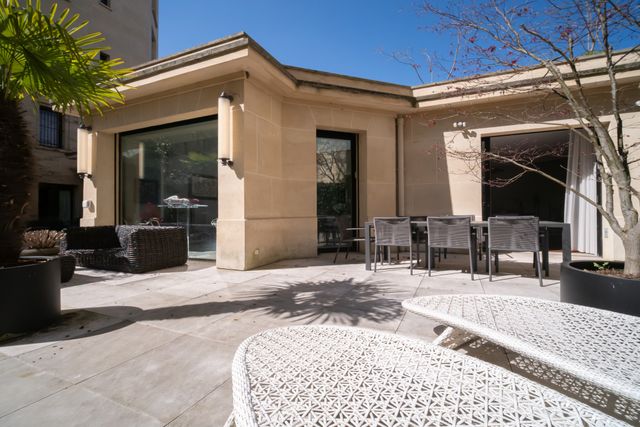 Afficher la photo en grand Appartement à vendre - 7 pièces - 425 m2 - Paris - 75016 - ILE-DE-FRANCE