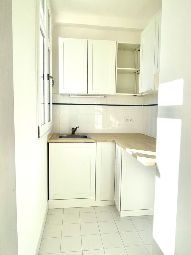 Appartement Studio &agrave; vendre - 1 pi&egrave;ce - 26,62 m2 - Paris - 75008 - ILE-DE-FRANCE