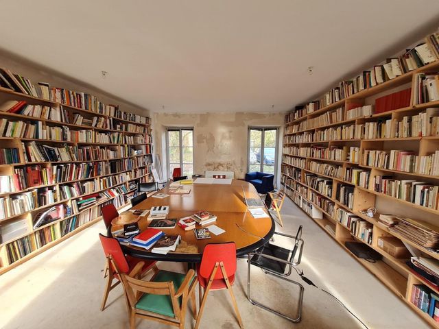 Maison à vendre - 28 pièces - 1500 m2 - 02 - PICARDIE