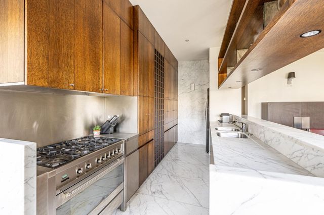 Appartement F5 &agrave; louer - 5 pi&egrave;ces - 174,01 m2 - Paris - 75007 - ILE-DE-FRANCE